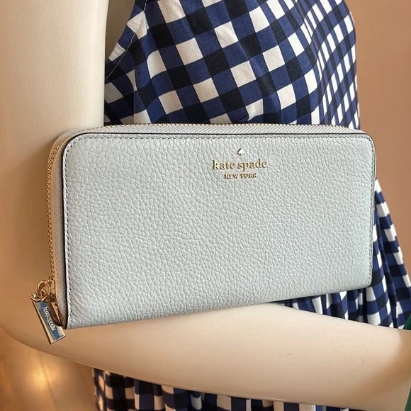 Kate Spade leila large continental wallet
Hazy Morning - Picture 12 of 16